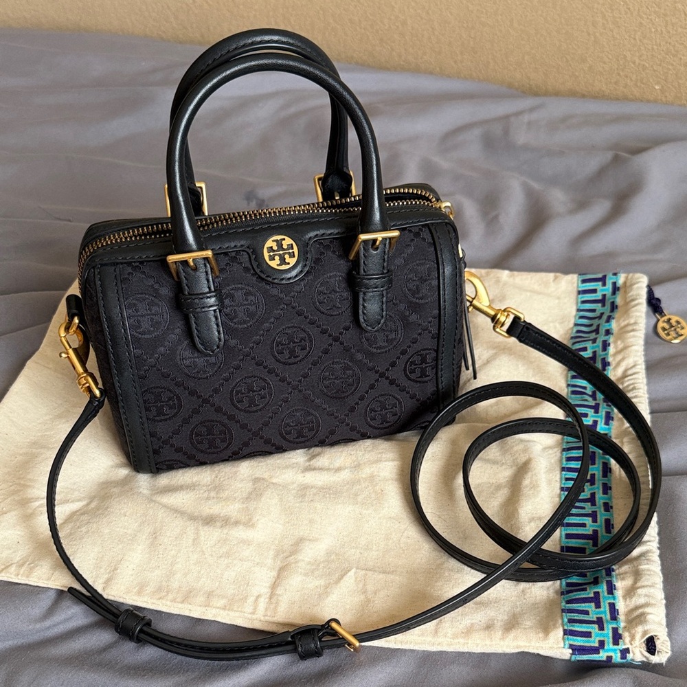 Tory Burch Petite Barrel Bag in jacquard black